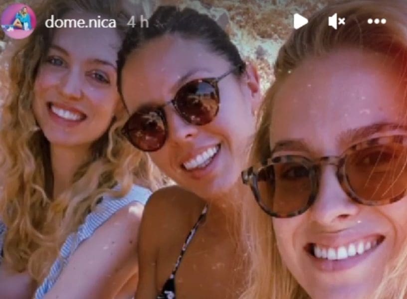 Hanu oko mjesec dana dijeli od rođenja male Albe, u međuvremenu uživa s kumom na moru