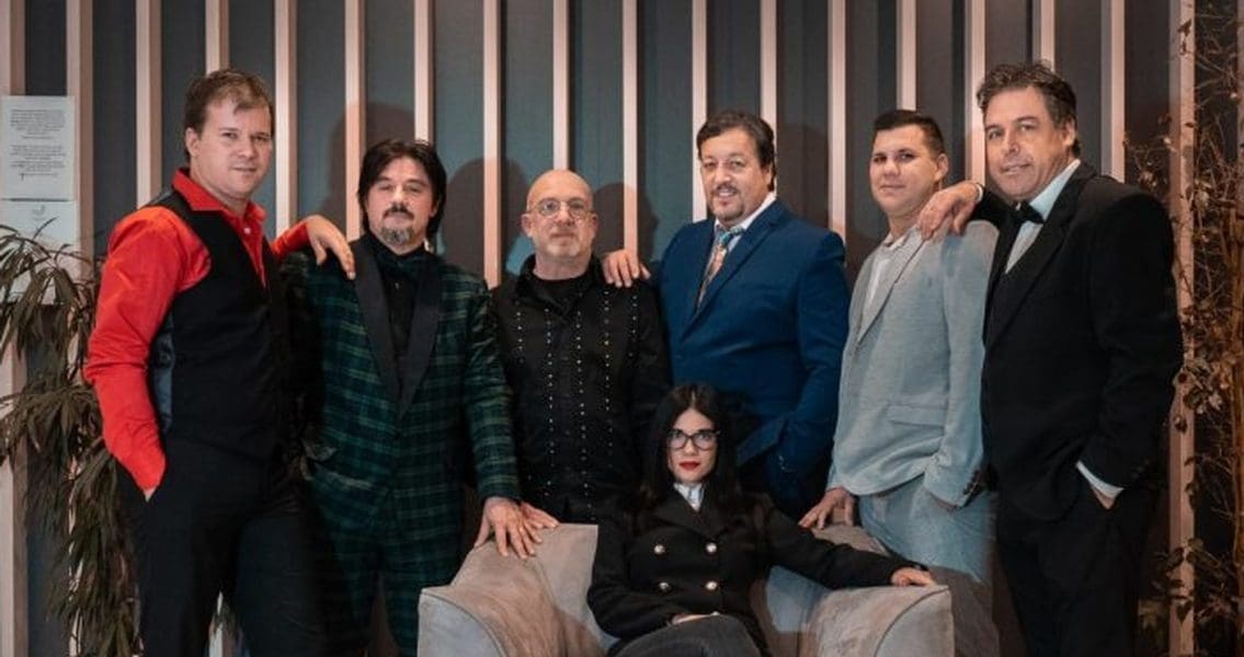 SPLITSKI KRALJEVI ZABAVE Grupa Festivo svaku feštu čini nezaboravnom: Naš je slogan "Radi dobro da te opet zovu"