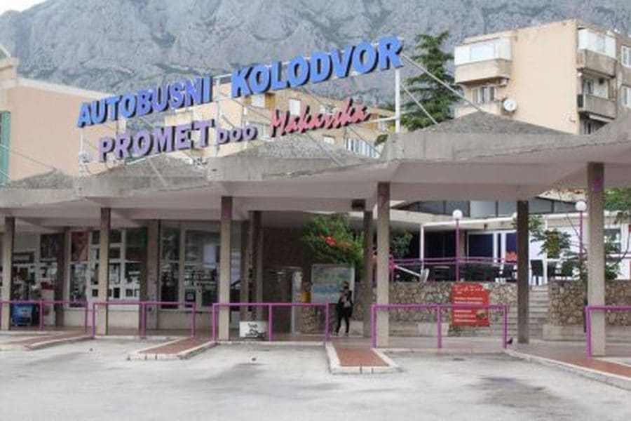 Evo kako izgleda WC na kolodvoru u Makarskoj usred turističke sezone