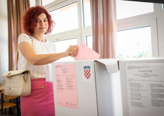 Vidan izašla na izbore: "Pozivam sve građane da izađu danas na izbore"