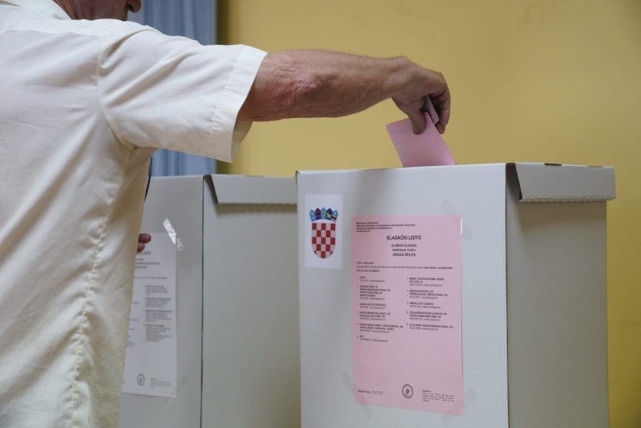 DIP OBJAVIO PODATKE O IZLAZNOSTI Na izbore izašlo 2.04 posto manje birača!