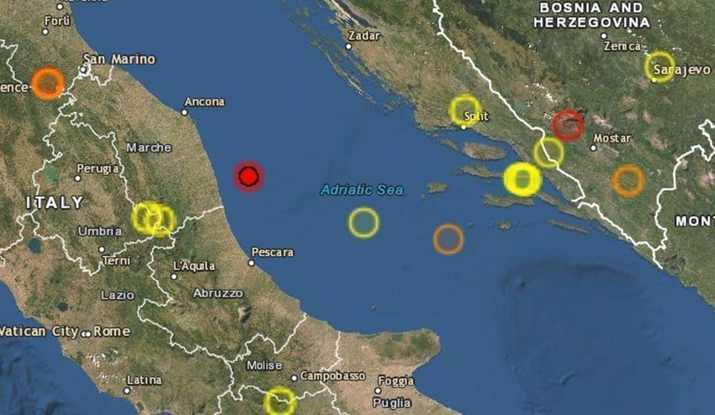 Nakon jakog potresa u BiH, koji je prodrmao i Dalmaciju, umjeren potres u Jadranu