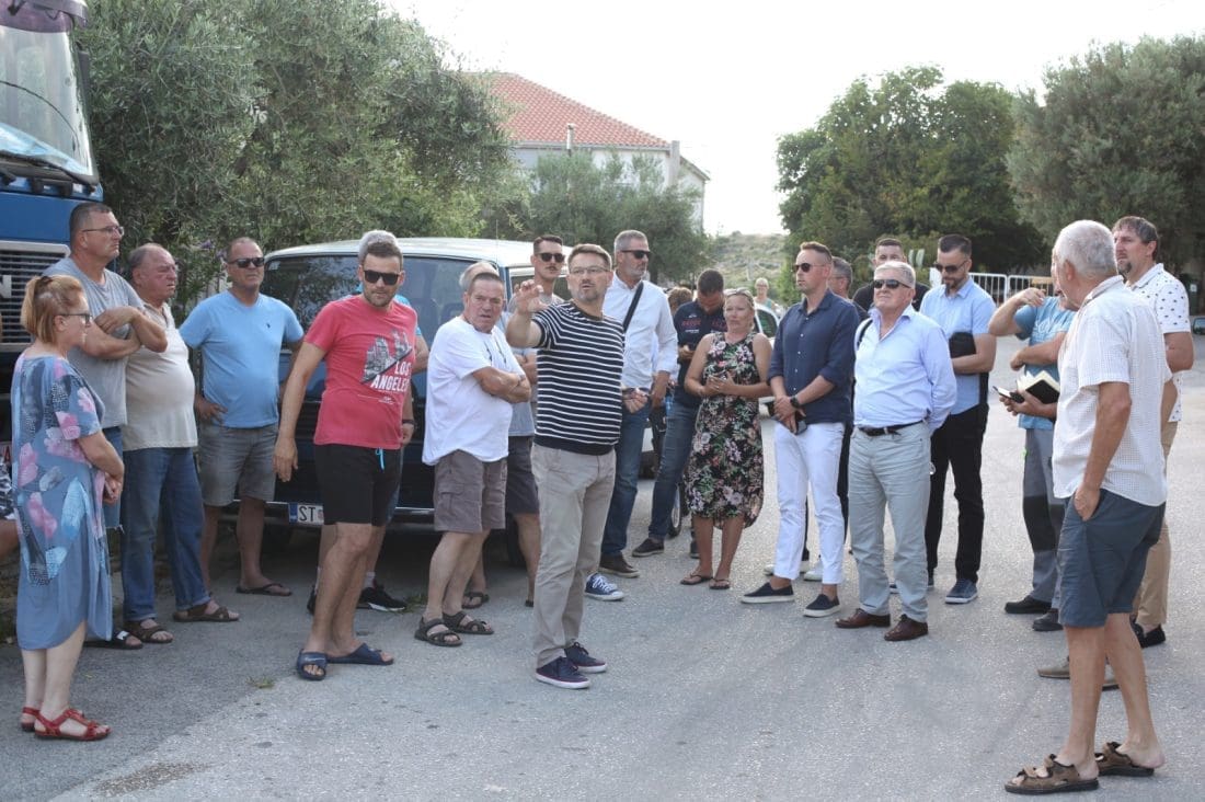 NINČEVIĆ U KUČINAMA: "Znam da je bilo do sada puno obećanja, ali molim još malo strpljenja i razumijevanja"