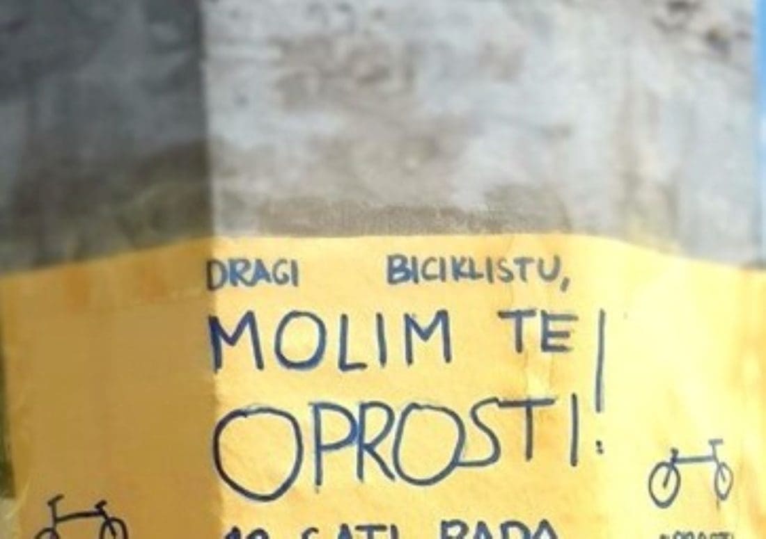Na stupu osvanula poruka izvinjenja: Dragi biciklistu, oprosti. Kreten u autu