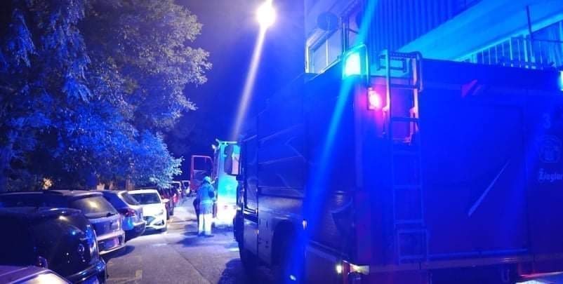 Gori na Bačvicama: Na intervenciji šest vatrogasaca