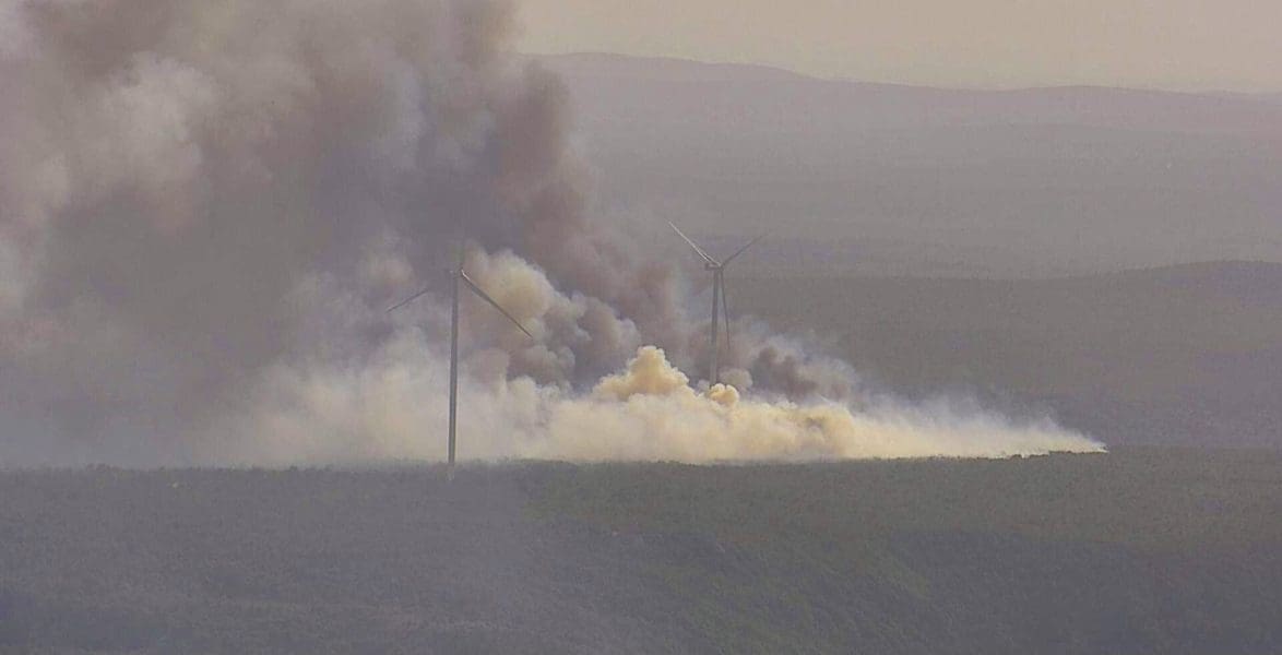 Izbio je požar na području Šibensko-kninske županije: u gašenju sudjeluje 16 vatrogasaca i dva kanadera