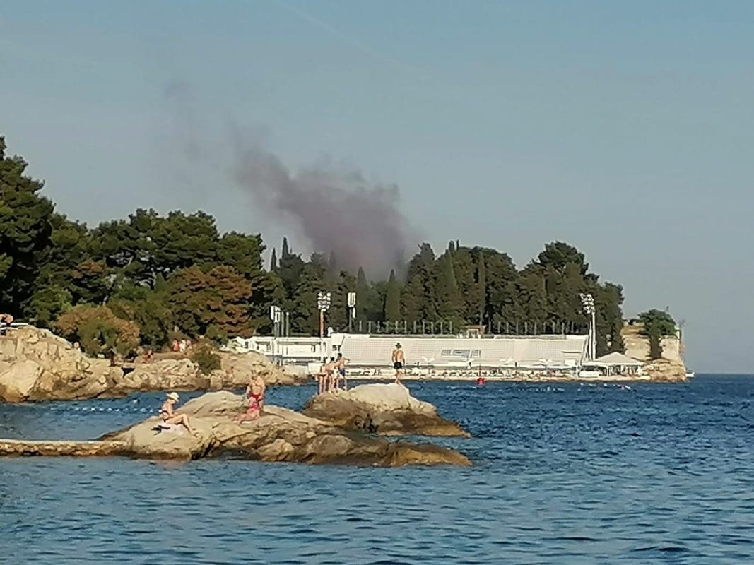 ŠTO SE DOGAĐA NA SUSTIPANU? Splićani nam panično dojavljuju požar, mnogi su zabrinuti: "Dim je gust, izgleda strašno"