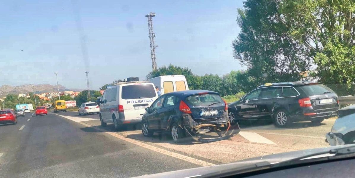 PROMETNA NADOMAK SPLITA Sudarila su se tri vozila, evo što smo doznali