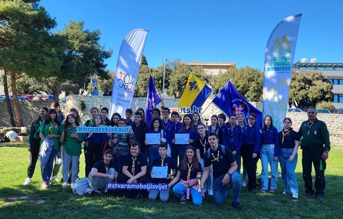 SPLITSKI JUNACI Zalijevaju zelenilo po gradu Splitu, putem uključenja dječjih uličnih klapa