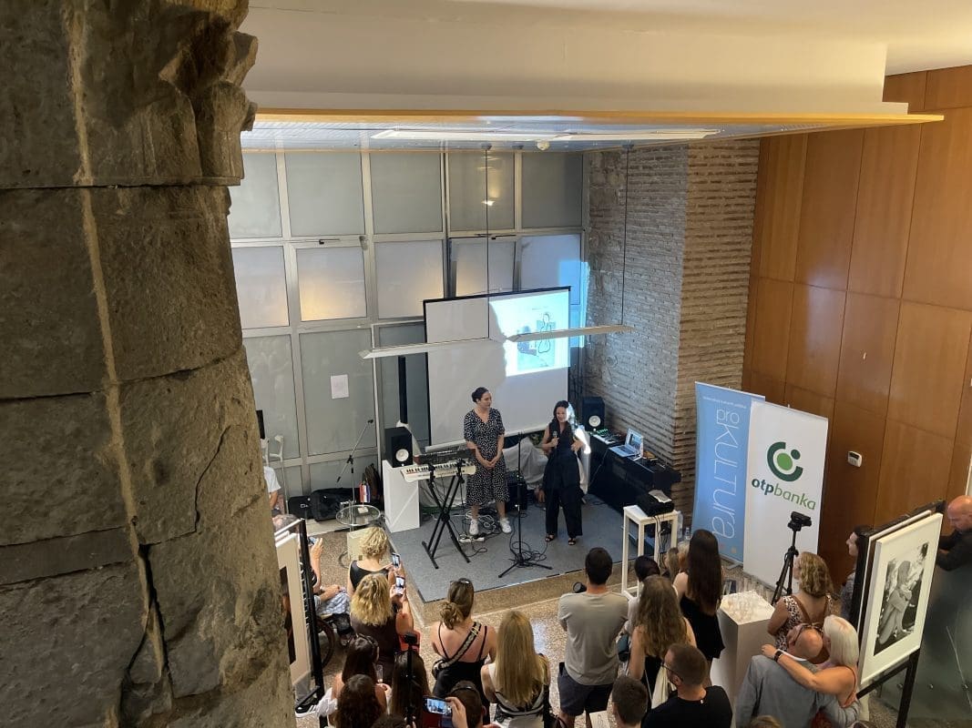 SVATKO IMA SVOJU PRIČU Produljeno trajanje izložbe koja je oduševila sve: "Okupili smo 10 žena iz 6 zemalja, iz svakog desetljeća od 20 do 60 godina