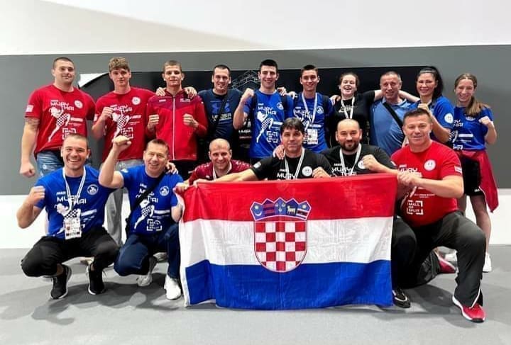 HRVATSKA PIŠE SPORTSKU POVIJEST Na svjetskom prvenstvu u tajlandskom boksu Hrvati osvojili tri zlata, srebro i tri bronce