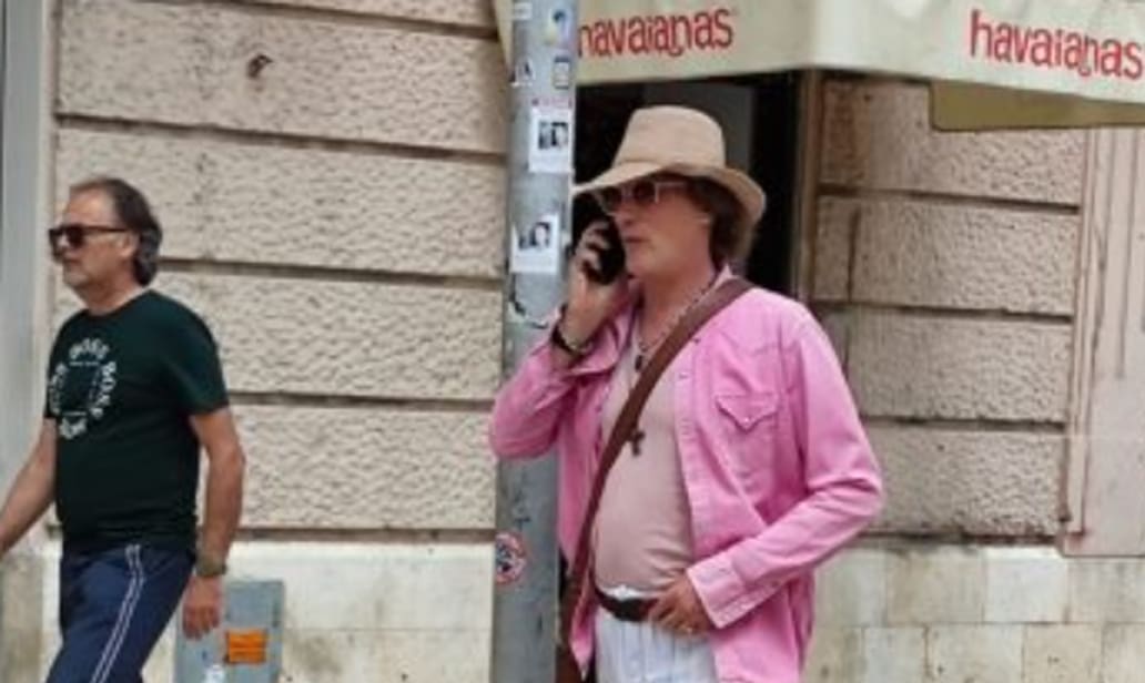 GDJE ĆE TO TONČI? Mnogi su u centru Splita primijetili Huljića, prošetao se u potpuno opuštenom izdanju. 'Uhvatili' smo ga...