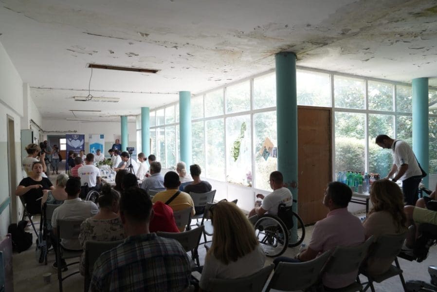 tribina_skverska_ambulanta(1)