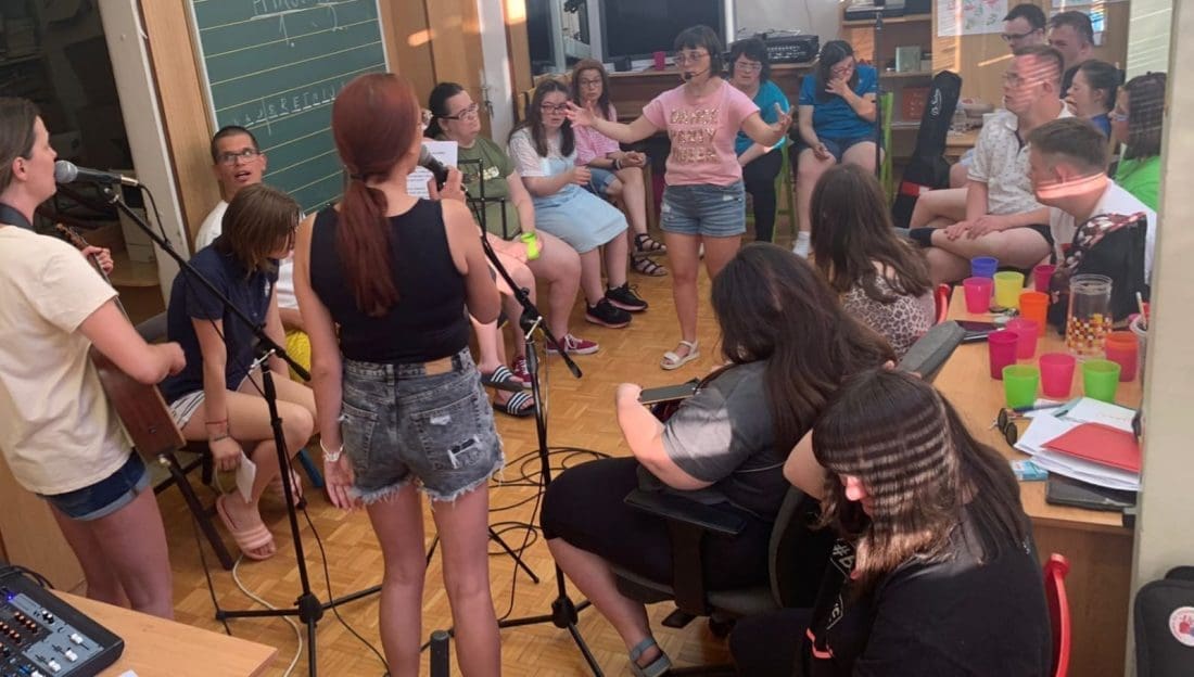 "ZAPJEVAJTE S NAMA" Udruga Sindrom Down u srijedu organizira manifestaciju