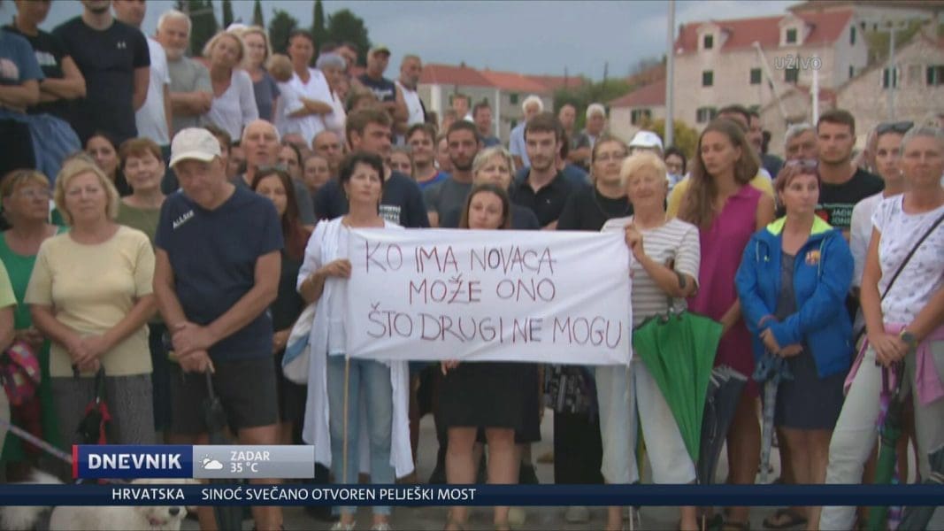 "NOVA VRUJA" Krše zakon na otoku, suvlasnici bijesni: Žele nam oteti djedovinu