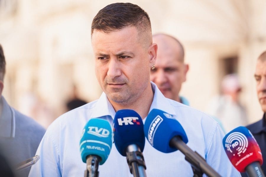 ZLODRE: "Mislite li da jedno dijete može živjeti na jednoj naranči dnevno? Šokantno i sramotno!"