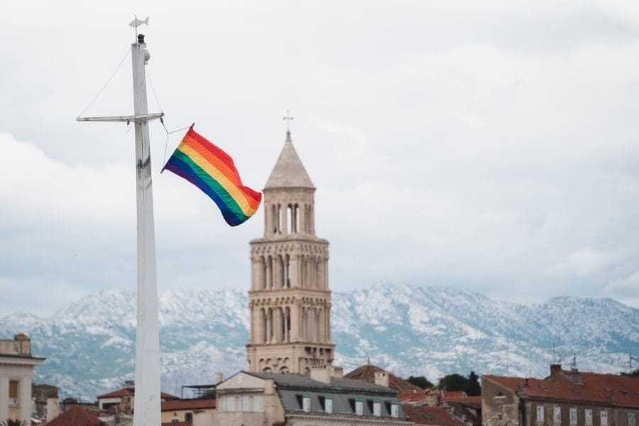 NAJAVA 13. POVORKE PONOSA Danas će se na Matejušci vijoriti zastava duginih boja