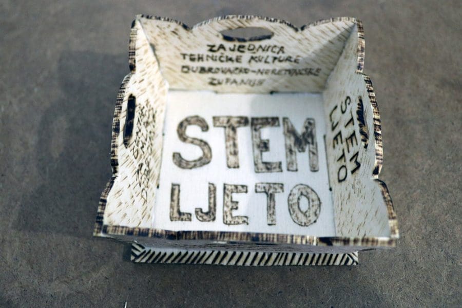 STEM LJETO U DUBROVNIKU Tema radionica je izrada drvene košare od šperploče