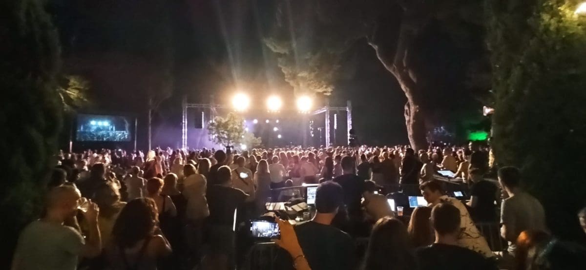 SAN SUSTIPANSKE NOĆI Nakon dugih 11 godina Goran Bregović i njegov Orkestar za svadbe i sahrane pred punim Sustipanom