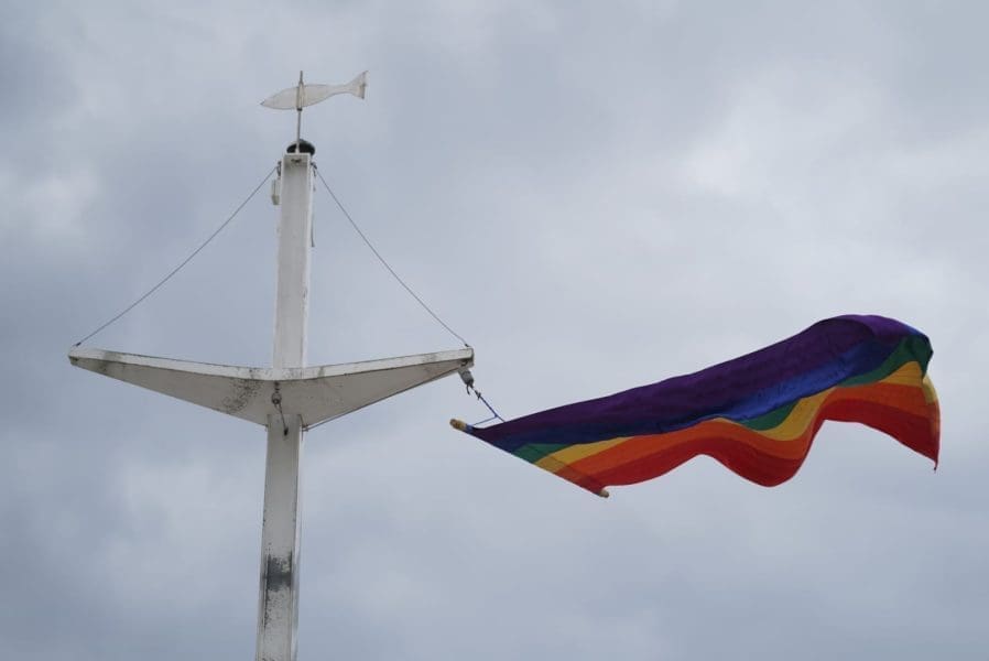 Dom i nacionalno okupljanje SDŽ o postavljanju zastave duginih boja na Matejuški: ''Na hrvatskim jarbolima treba se vijoriti isključivo hrvatska zastava!''