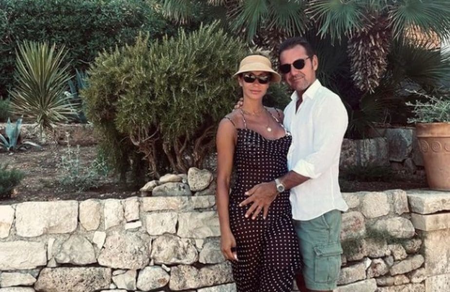 DOKAZ DA SE MUKOTRPNO VJEŽBANJE ISPLATI Splitska glumica pozirala sa suprugom, no pažnju su ukrale njezine obline