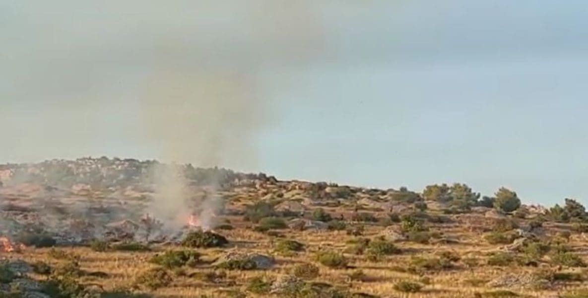 VIDEO Donosimo prizore vatrene buktinje na Braču. Sve zemaljske i zračne snage na terenu