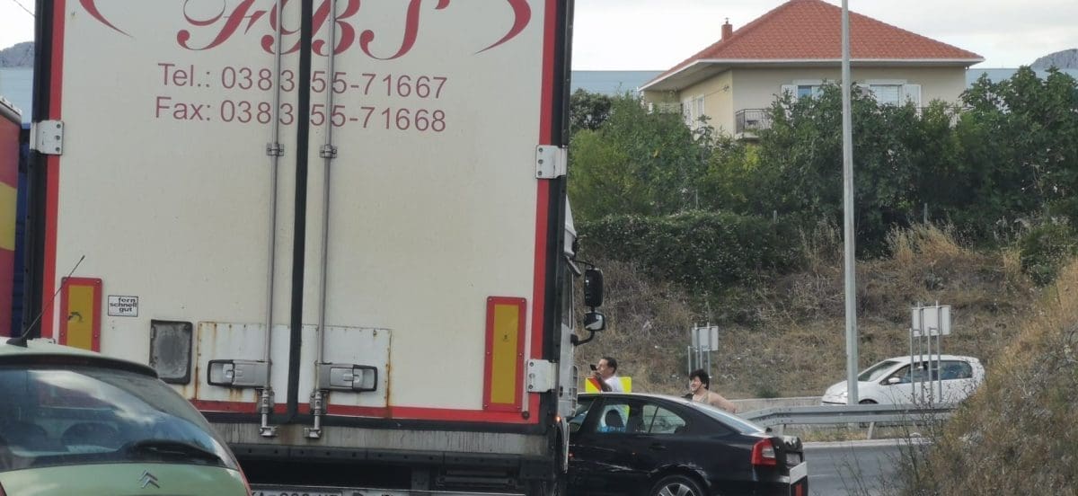 NESREĆA U SOLINU U rotoru se sudarili kamion i auto