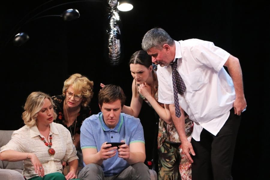 Sutra u Lori 100. jubilarno gostovanje kazališta Moruzgva