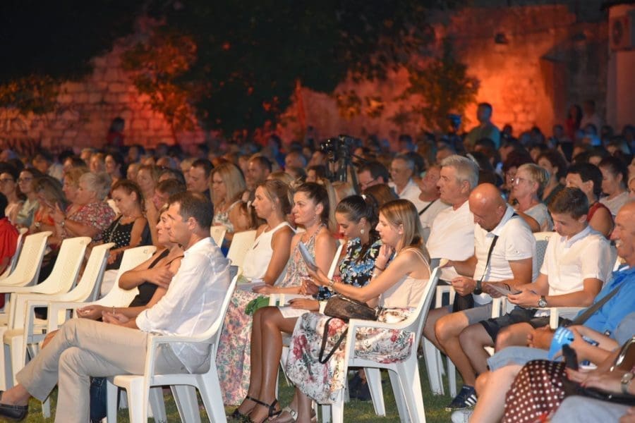 vecer dalmatinske pisme