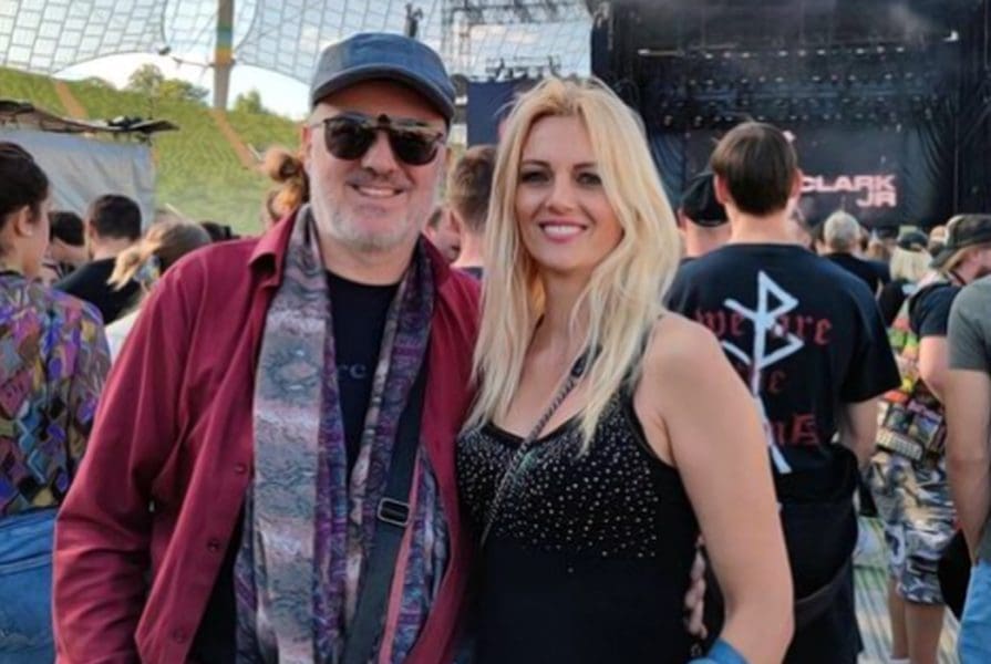 Vuco rijetko objavljuje fotografije zgodne supruge. Zajedno uživali u koncertu legendarnih Guns'n'roses