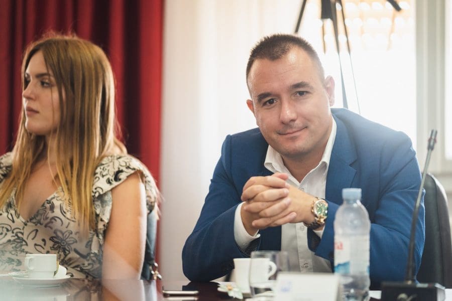 SKOKO STAO U OBRANU PULJKA: "Gradonačelniku nije potrebna uniforma"