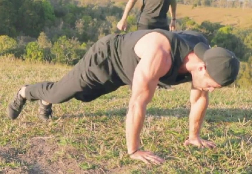 Jednog od najseksepilnijih muškaraca svijeta zasjeniti mogu samo zgodna braća, a zajedno su melem za oči!