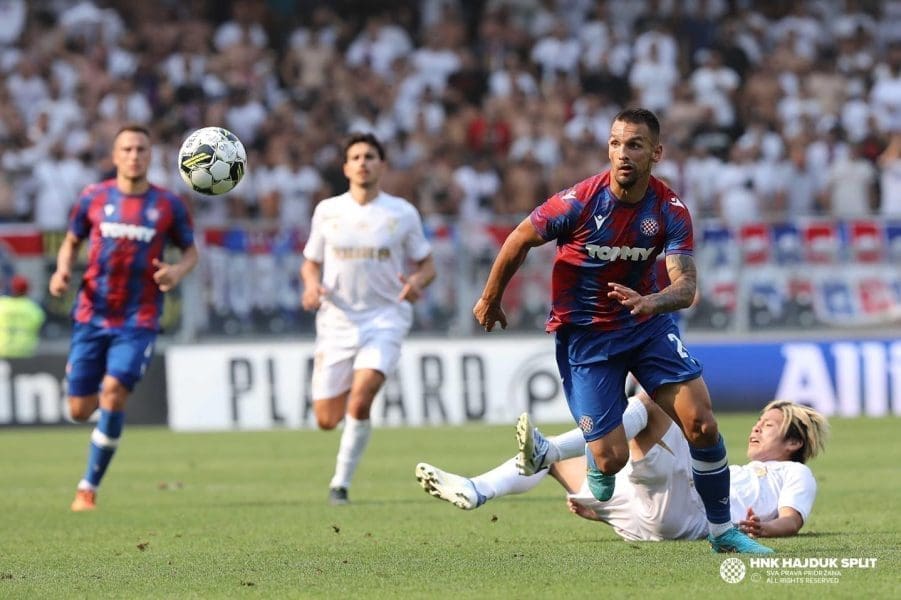 HAJDUK PROŠAO U PLAY-OFF Vitória – Hajduk 1-0: U neprijateljskoj atmosferi Guimaraesa Bijeli uz minimalan poraz izborili ogled s Villarrealom