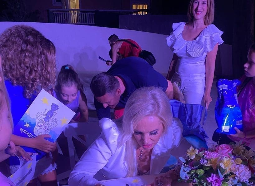 U čarobnom ambijentu u Kaštelima održana je promocija knjige Čarobna zvijezda