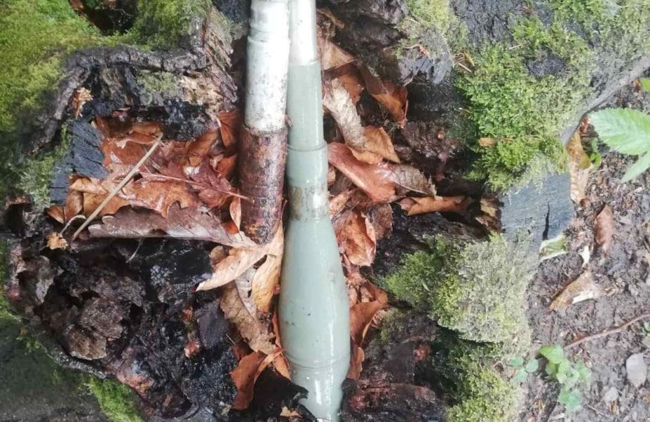 31-godišnjak aktivirao tromblonsku minu M-60, teško ozlijedio sebe i psa. Oštećeni zgrada i auto