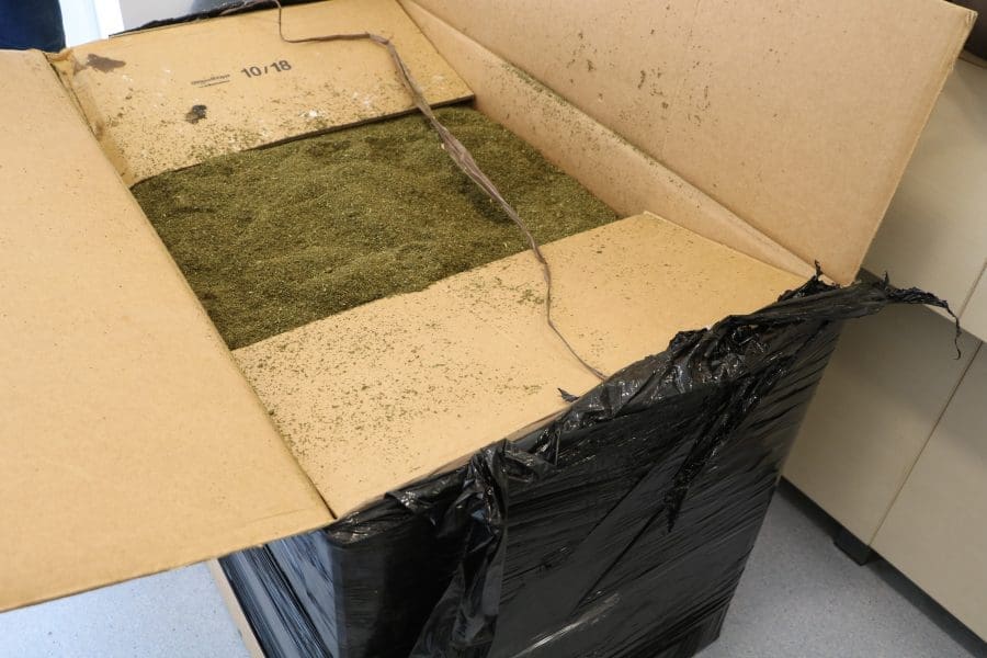 Imotska policija na granici zaustavila 25- godišnjaka iz Crne Gore: uhvaćen je s više od 100 kilograma marihuane, a sada se nalazi u pritvoru