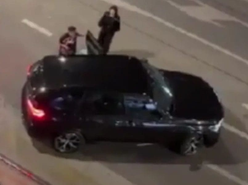 Marija Šerifović usred Beograda šakom udarala u automobil i psovala