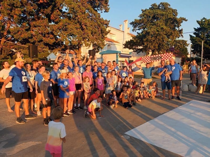 Slavlje domaćina na utrci Oluja na Olibu u čast legendarnog pukovnika HV-a Danijela Telesmanića Dida