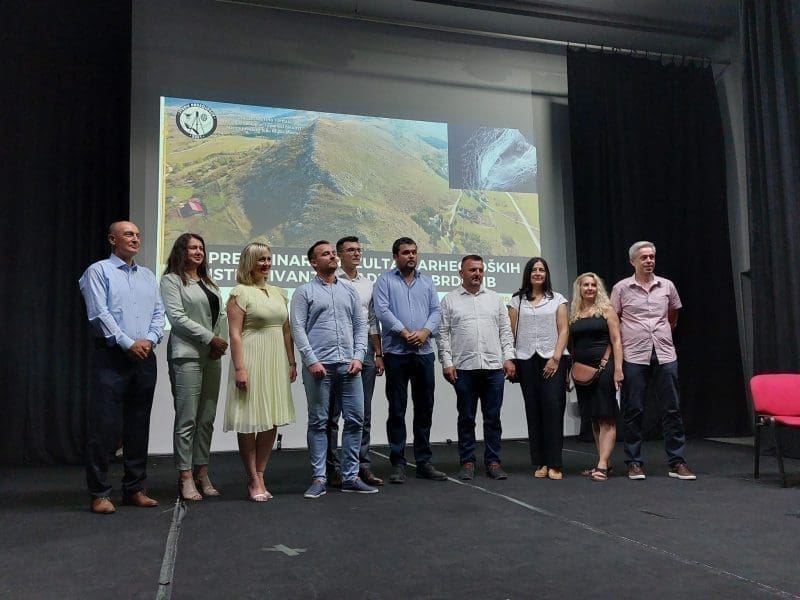 VELIK INTERES DUVNJAKA I JAVNOSTI IZ BIH I HRVATSKE Održano predavanje o arheološkim istraživanjima na brdu Lib