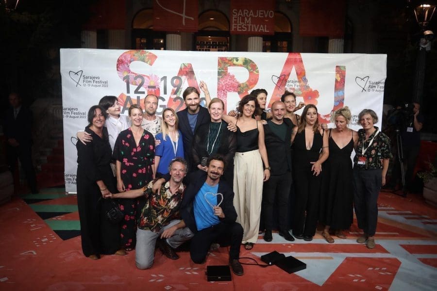 SPLIĆANI RASTURILI U SARAJEVU Završen je Sarajevo Film Festival: za najbolji dugometražni film proglašen je 'Sigurno mjesto' Juraja Lerotića, koji je dobio i nagradu za najboljeg glumca