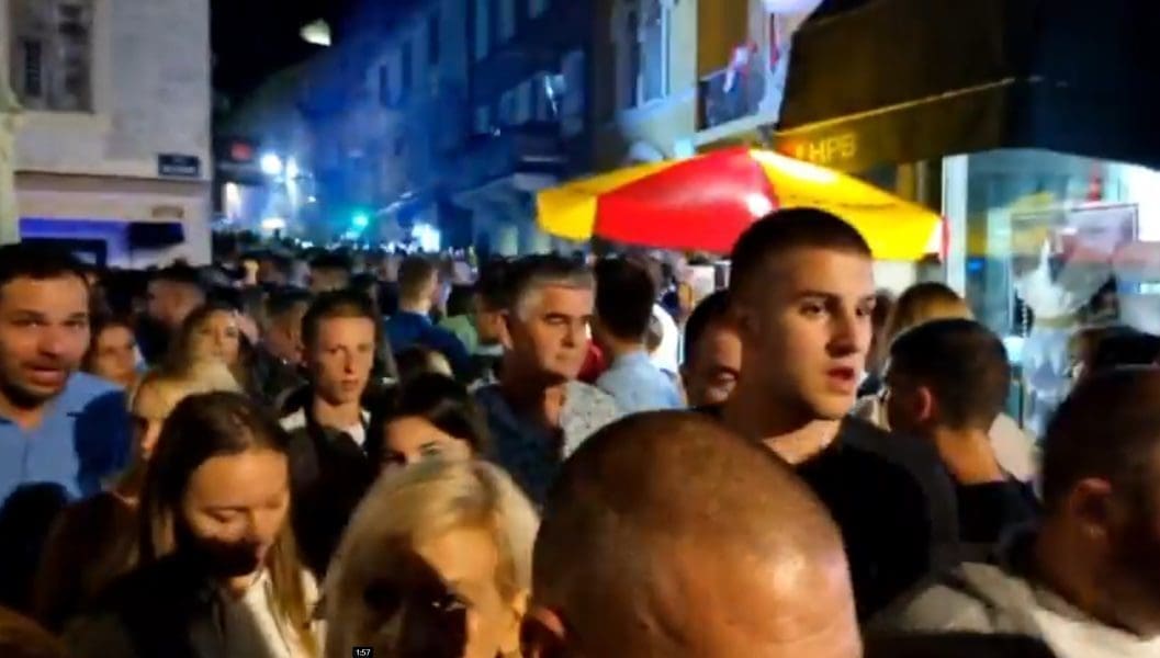 SINJ JE OVIH DANA CENTAR DALMACIJE Grad je krcat sredinom noći!