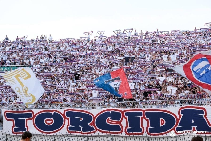 OGLASILA SE TORCIDA "Hajduče znaj, još nije kraj!"