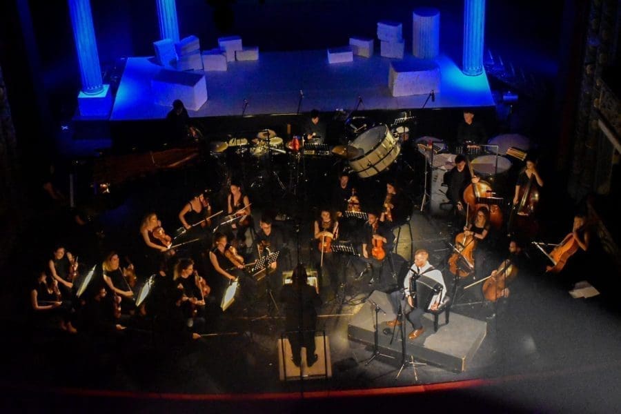 Multimedijalni spektakl The Stranger Within na Splitskome ljetu – glazba koja intrigira, propituje žanrovske granice i pomiče obzor očekivanja