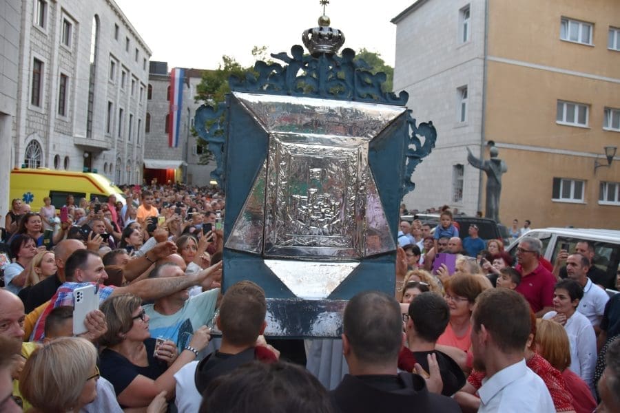 Nuncij Lingua predvodio misno slavlje na uočnicu Velike Gospe u Sinju