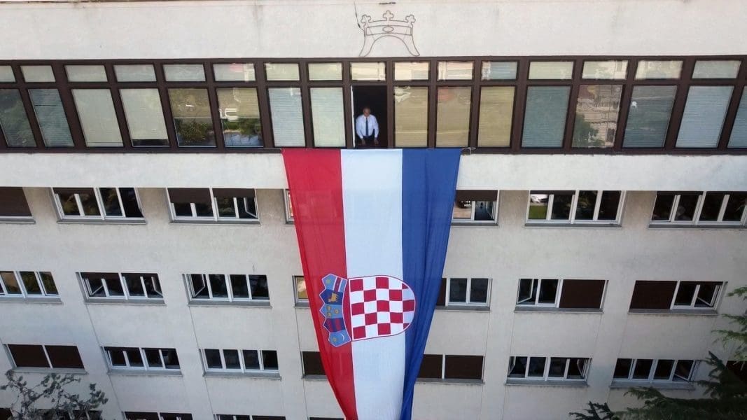 ŽUPAN BOBAN ČESTITAO DAN POBJEDE I DOMOVINSKE ZAHVALNOSTI "Ponosno istaknimo hrvatski barjak, simbol slobode i neovisnosti"