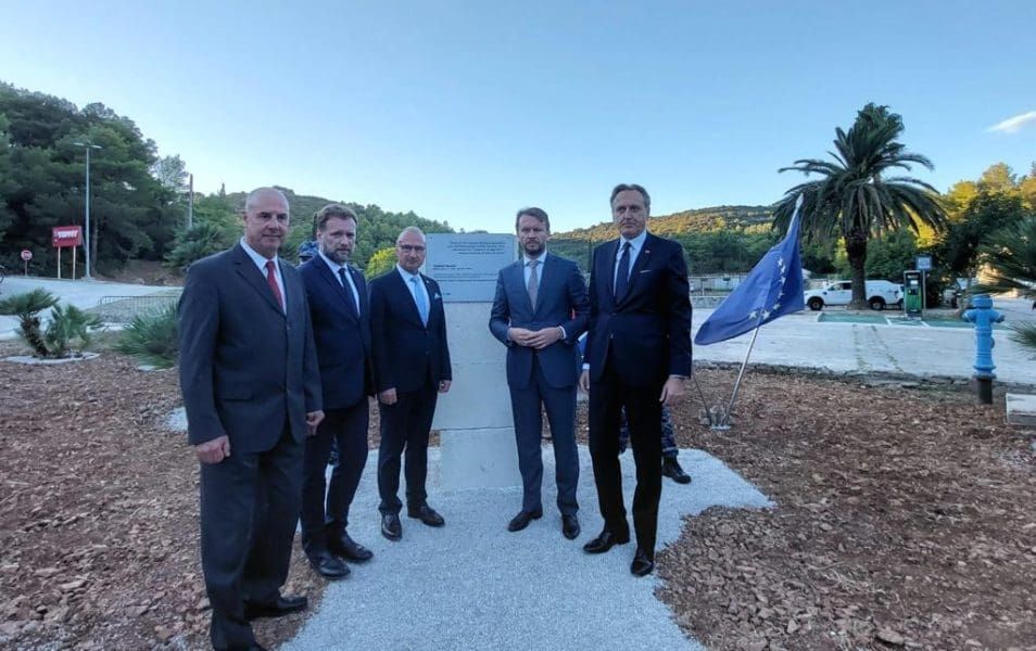 Na Visu otkrivena spomen ploča crnogorskom admiralu Baroviću