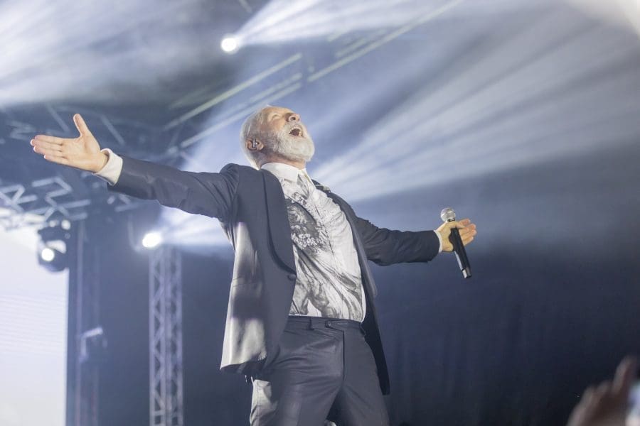 Svi žele biti dio čarolije: Dino Merlin potvrdio dupli koncert u Rijeci i Osijeku, a za prosinac najavio i Varaždin!