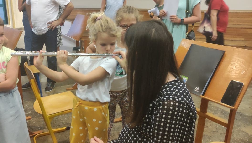 MALA TRUBA SVIRA DALJE Hrvatsko glazbeno društvo "Stjepan Radić" nastavlja s provođenjem projekta besplatnih glazbenih poduka