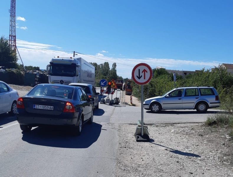 Šine konačno dobivaju uređeni nogostup na mjestu gdje prolaze brojna djeca: "Vozila tu jure"