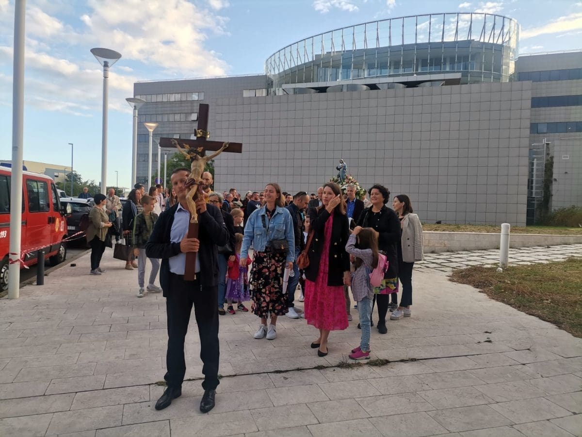 INICIJATIVA ZA ŽIVOT Molitelji dolaze ispred splitske bolnice, u narednim mjesecima održava se jesensko miroljubivo bdjenje